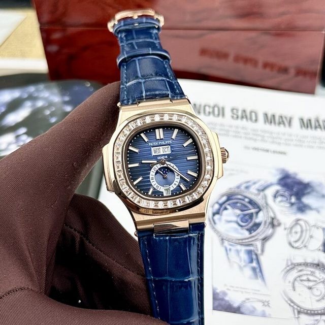 mau-dong-ho-patek-philippe-nautilus-5726-nam-day-da-1722846802.jpg