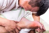 Người bị gút nên sử dụng thực phẩm bảo vệ sức khỏe Hoàng Thống Phong để giảm axit uric máu, phòng ngừa cơn đau tái phát