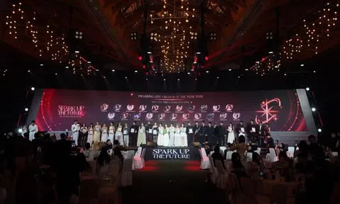 IDOL VIỆT KHẲNG ĐỊNH VỊ THẾ TIÊN PHONG, ĐỒNG TỔ CHỨC GALA VINH DANH NHÀ SÁNG TẠO LIVE XUẤT SẮC 2025