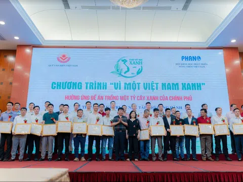 Hội thảo 'Phát triển Hoa Cây cảnh  Ngành kinh tế sinh thái trong xây dựng Nông thôn mới và Đô thị văn minh': Lan đột biến không có tội