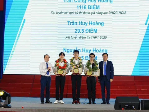 Ba chàng trai tên “Huy Hoàng” cùng đỗ thủ khoa vào ĐH Bách khoa TPHCM