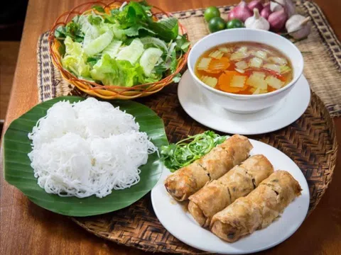 Bún Chả Sinh Từ - Nổi tiếng Hà Nội